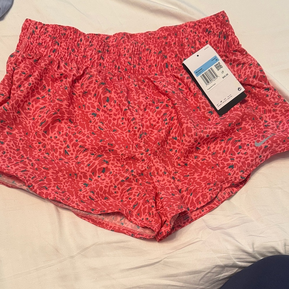 Nike Vibrant Punk/Red Patterned training Shorts
